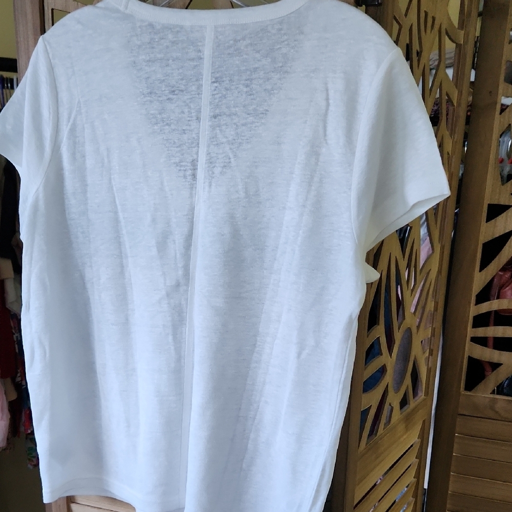 Banana Republic White V-Neck Short Sleeve Tee - Picture 7 of 8